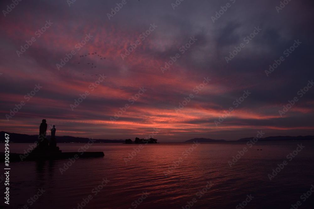 日本の島根県松江市の宍道湖の夕日