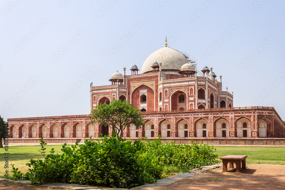 Side Panorama of Humayun's Tomb Complex with square, park and vegetation. UNESCO World Heritage in Delhi, India. Asia.