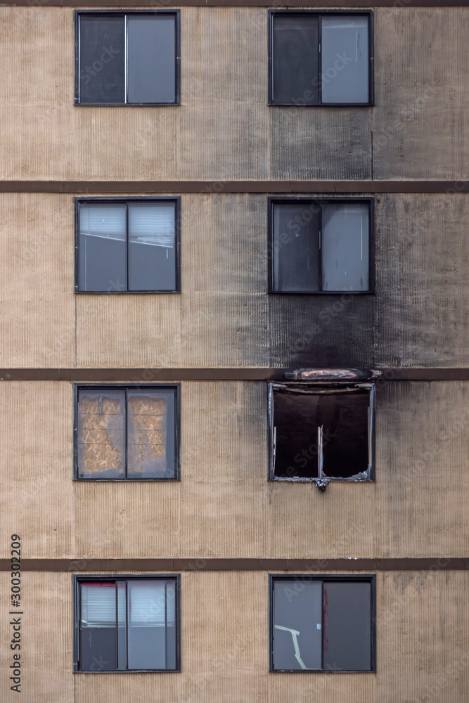 火災にあった廃墟の窓　Abandoned building in fire