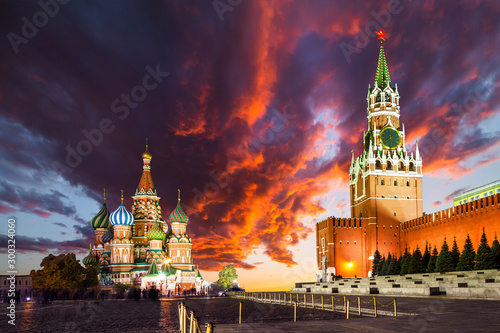 kreml-o-zachodzie-slonca