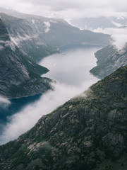 Ingelijste posters Grijs Wandelen door Noorse fjorden  © Marcus