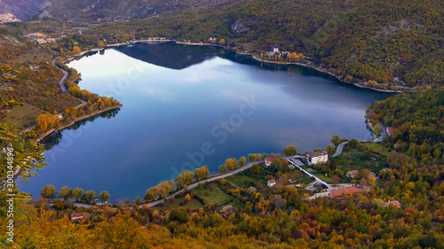 Lake of Scanno in autumn: a path suitable for everyone to see the famous "heart shape" in Abruzzo in the apennines, Italy