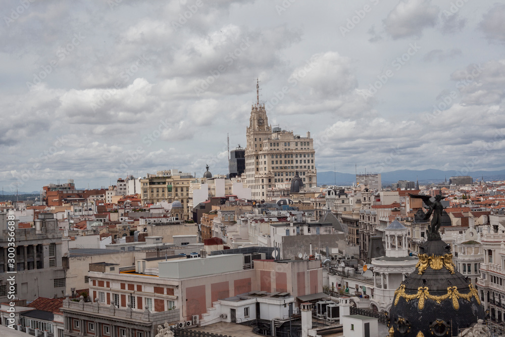 panóramica de Madrid con edificio de telefónica