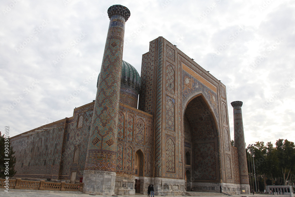 Uzbekistan. Samarkand. Tilla-Kari madrasa 