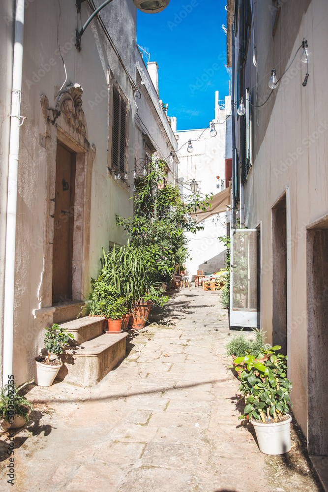 narrow street in old town – Streets and doors of Puglia, Italy