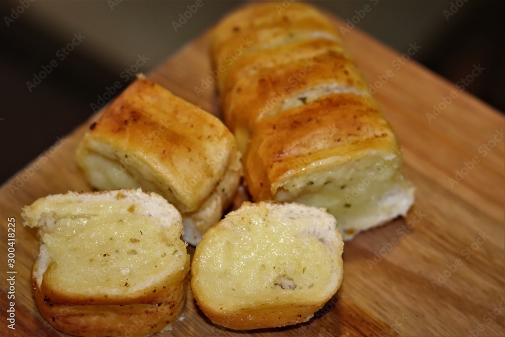 Garlic bread, the delicious accompaniment of barbecue gaucho. Garlic bread, the delicious accompaniment of barbecue gaucho.