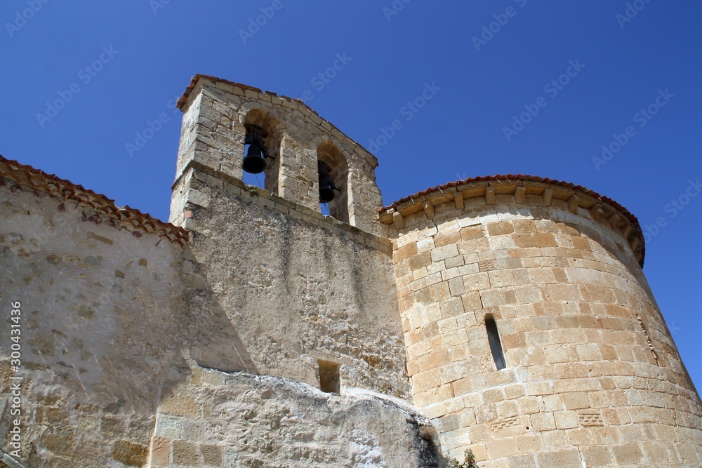 Ermita de San Frutos en el Parque Natural de las Hoces del río Duratón (Carrascal del Río, Segovia, España).