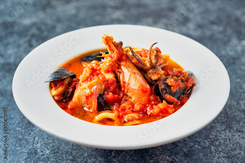 Obraz na płótnie italian american seafood stew cioppino w salonie