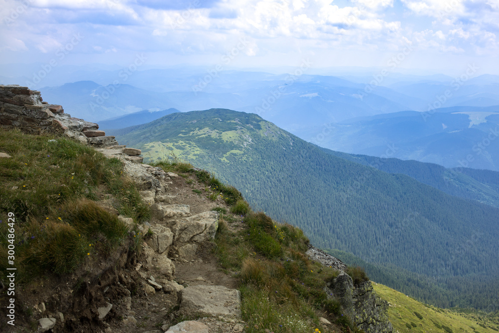 Fototapeta premium Mountain Range Landscape. Carpathian Mountains, Ukraine