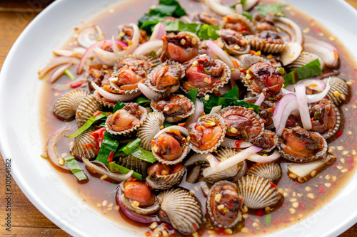 Tableau sur toile Cockle Salad,Cockles salad / Hot and spicy shellfish blood cockles salad mix veg