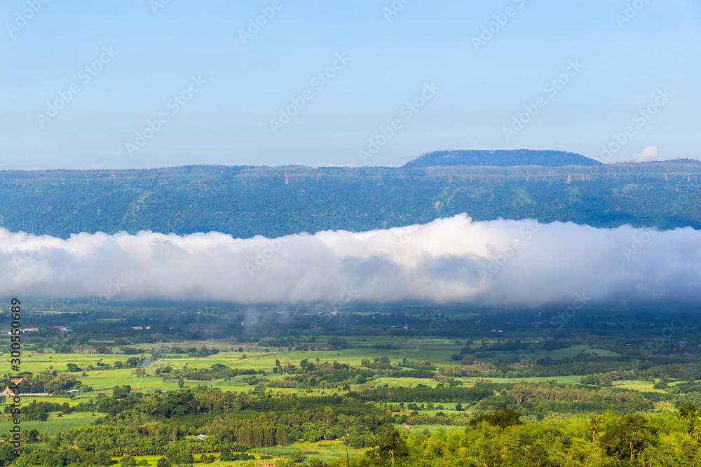 Obraz premium Sunrise with the mist Beautiful landscape for relaxing in thailand