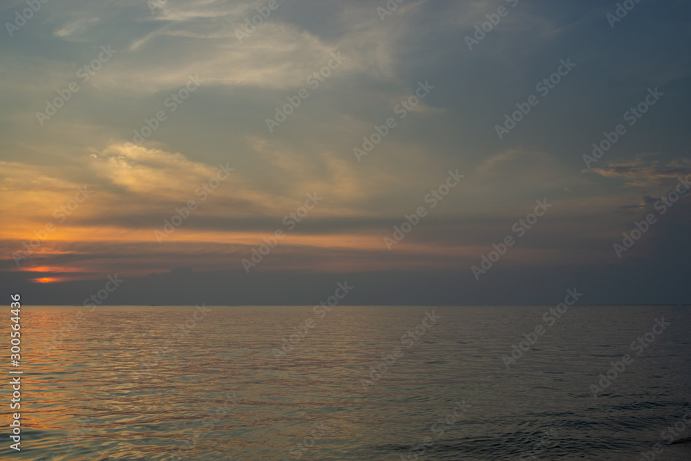 Obraz premium sunset over the sea