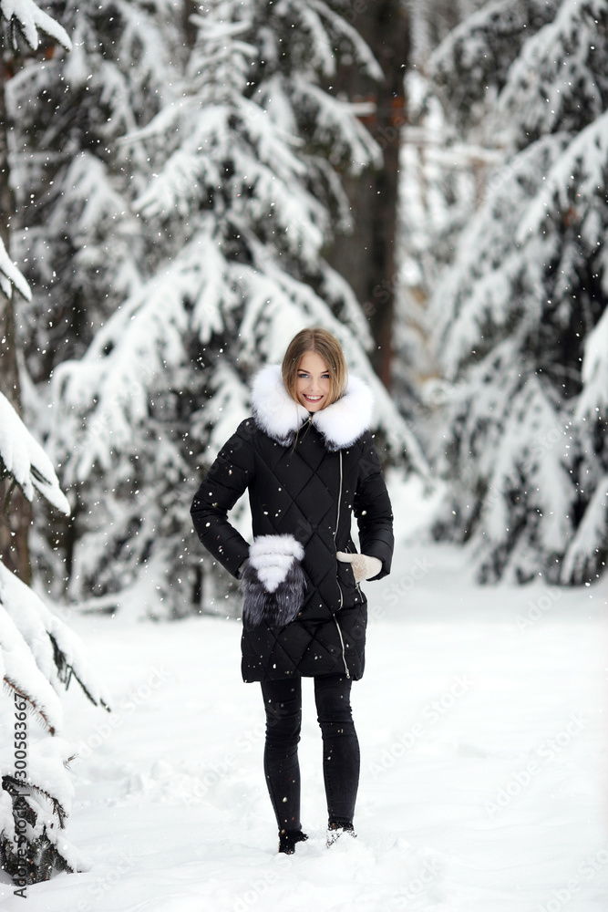 Young beauty woman winter portrait.