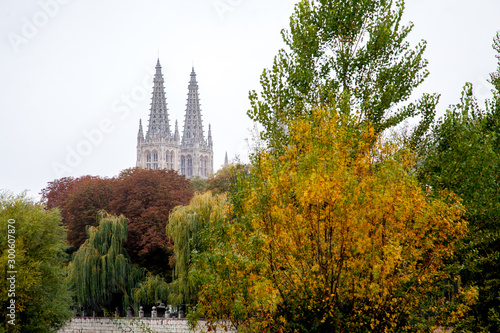 Wallpaper Mural Espacios verdes de Burgos Torontodigital.ca