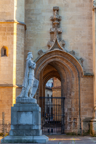 Wallpaper Mural Catedral de Oviedo Torontodigital.ca