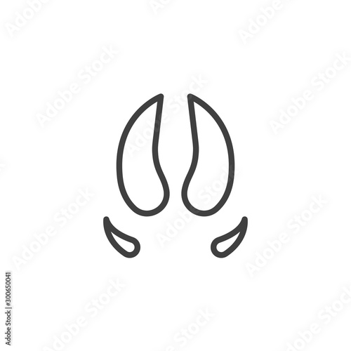 Pig paw print line icon. linear style sign for mobile concept and web design. Boar animal hoof print outline vector icon. Symbol, logo illustration. Vector graphics