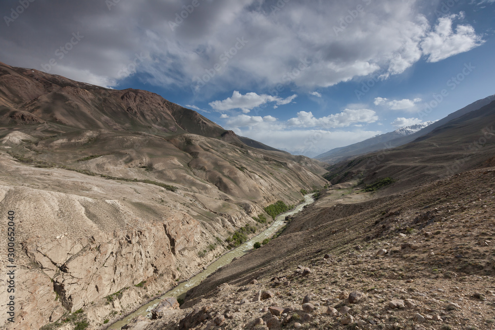 Tadjikistan, Piandj River Valley and Afghan mountains on the other side