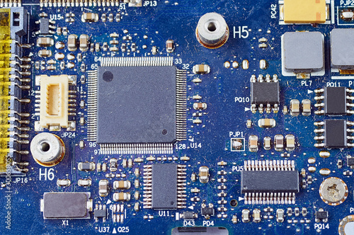 Slika na platnu components on the motherboard, microprocessor chip