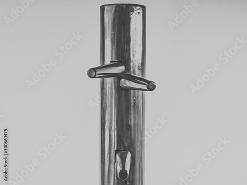 b&w wooden dummy from wing chun 