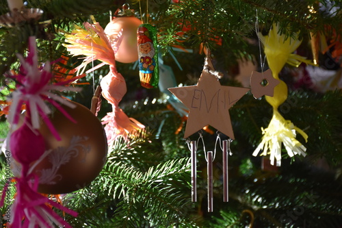 selbst gemachter Christbaumschmuck aus dem Kindergarten