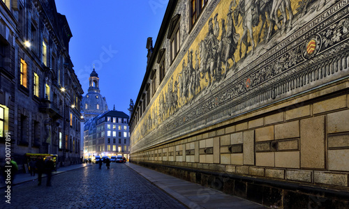 Der Fürstenzug von Dresden am Abend