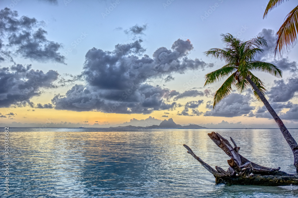 Fototapeta premium Sunset over Bora Bora