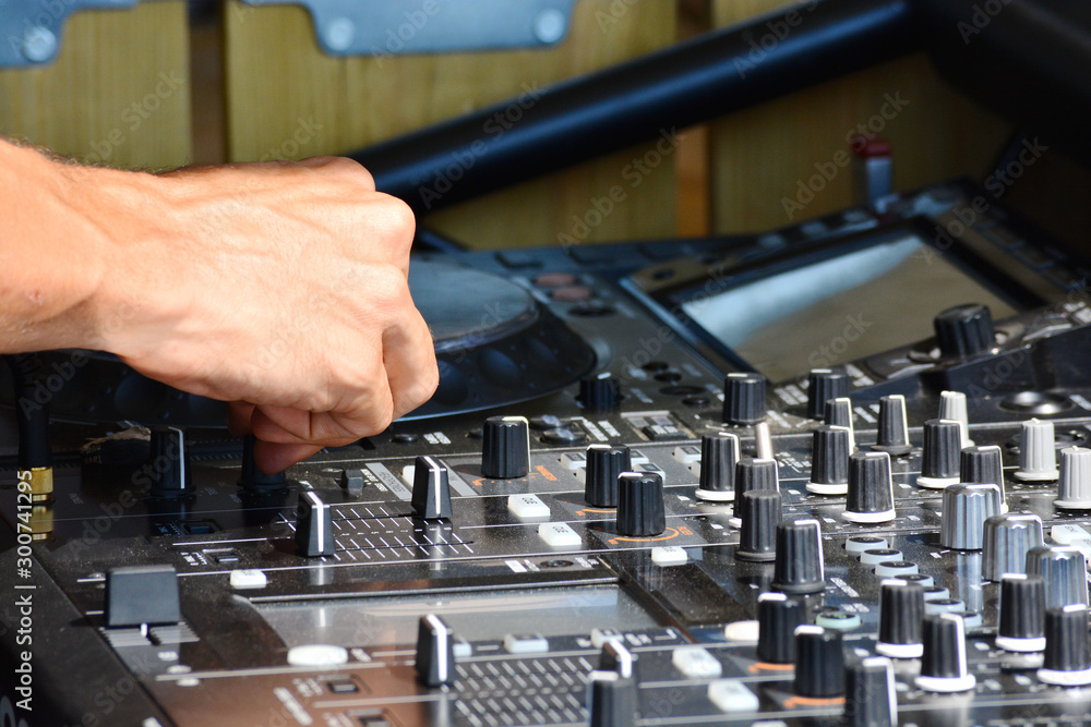 DJ hands DJ hands