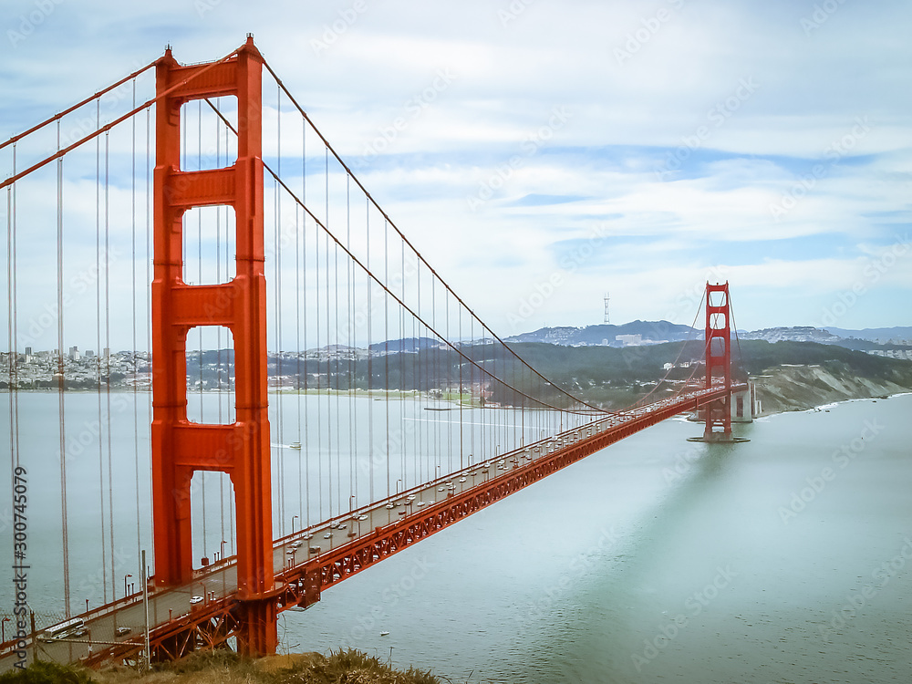 Fototapeta premium Golden Gate Bridge seen from Marin County