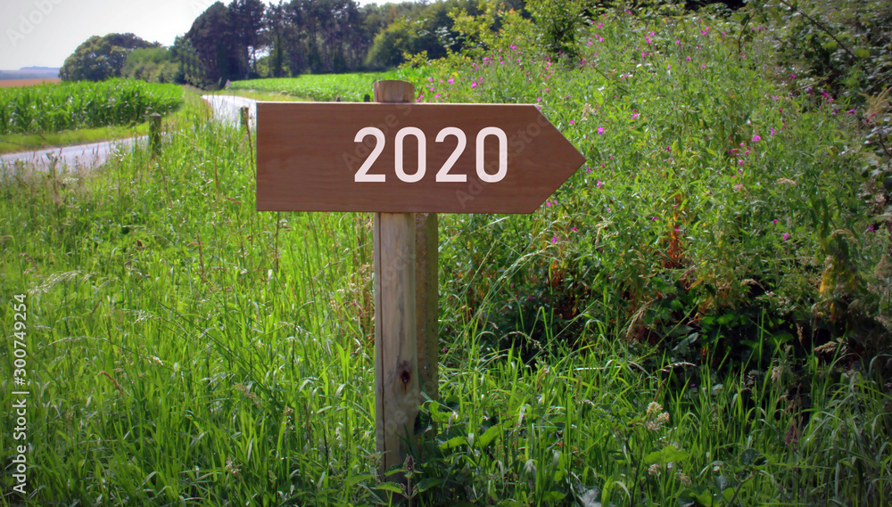 pancarte en bois ,direction 2020 ,concept