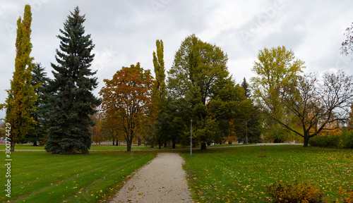 Autumn in a park © K. Dufva