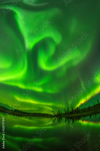 カナダ イエローナイフ郊外のオーロラ Aurora of Yellowknife, Canada