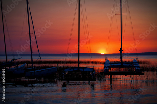 Fototapeta Naklejka Na Ścianę i Meble -  Boats Sunset