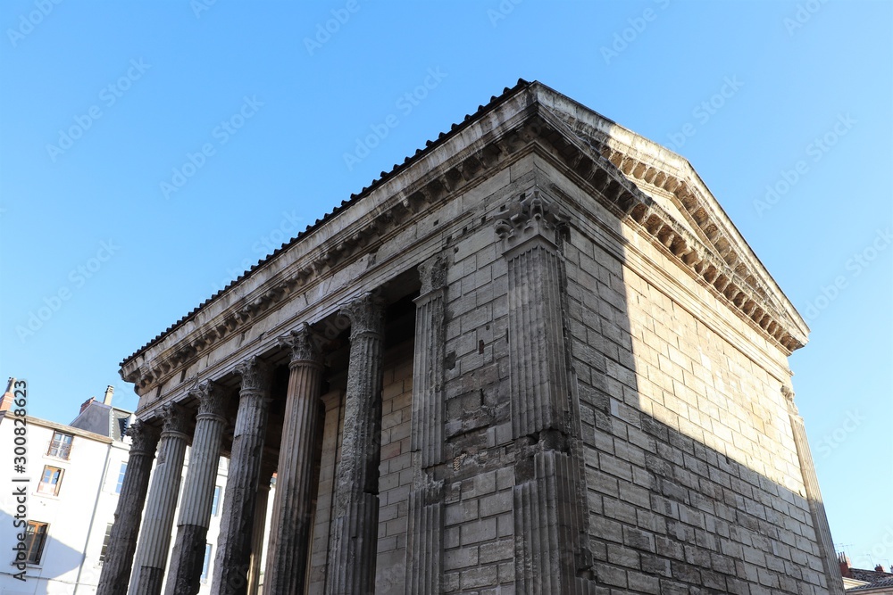 Le temple romain d'Auguste et de Livie dans la Ville de Vienne - Département Isère - France