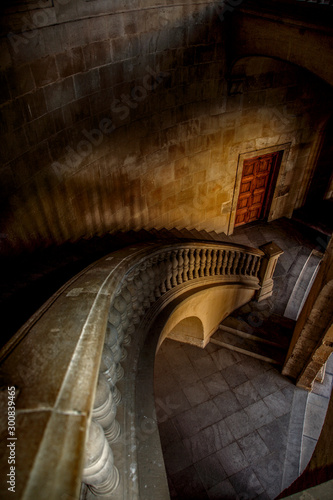 Escalera de mármol del palacio de Carlos V