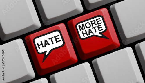 Fotografía Hass und Mehr Hass online im Internet