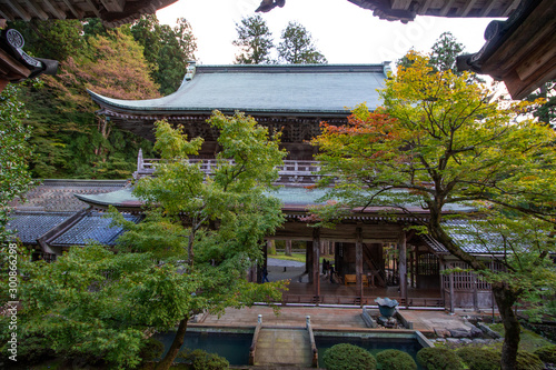 紅葉がはじまった秋の永平寺