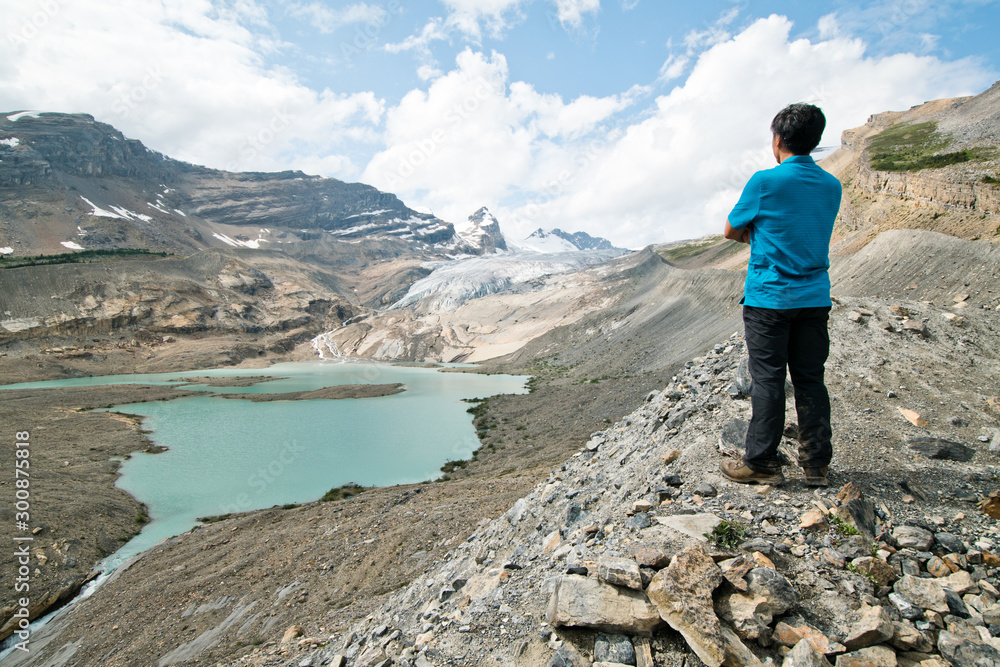 Naklejka premium Berg lake in Mt. Robson provincial park