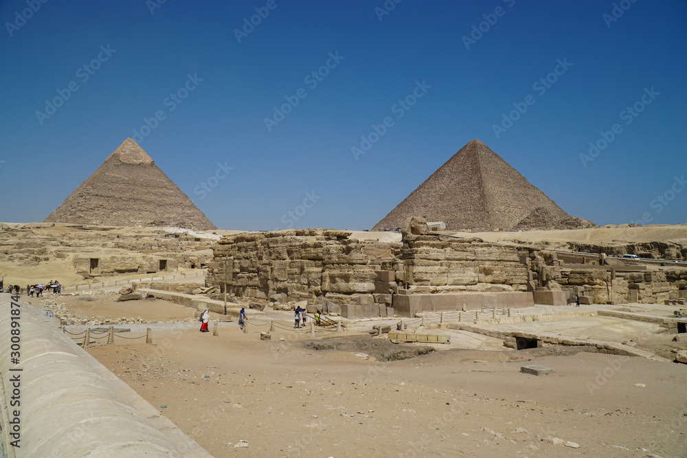 The Great Pyramids of Giza, Egypt The Great Pyramids of Giza, Egypt