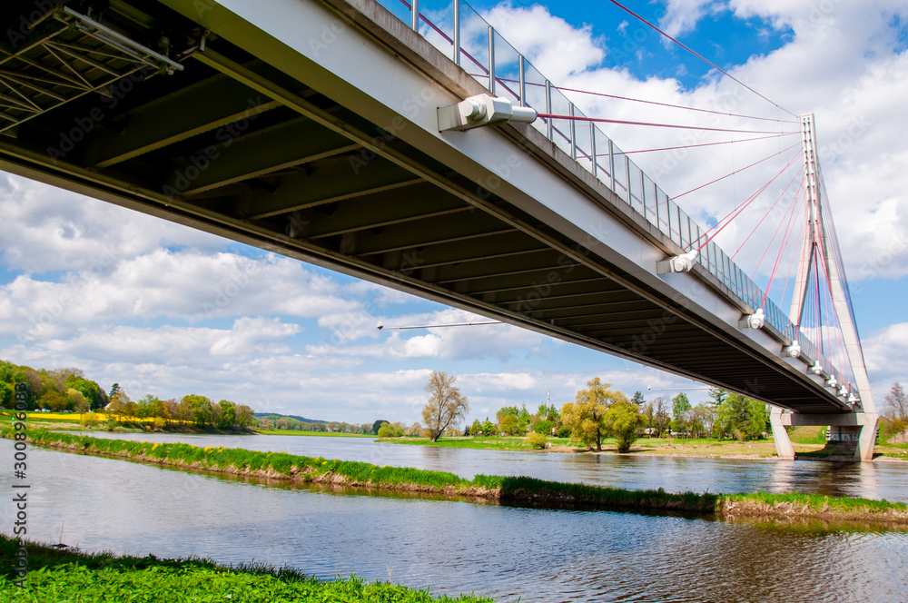Fototapeta premium Elbe Brücke - Dresden Niederwartha in Sachsen 