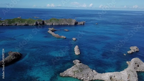 小笠原の南島とボニンブルーの海　空撮