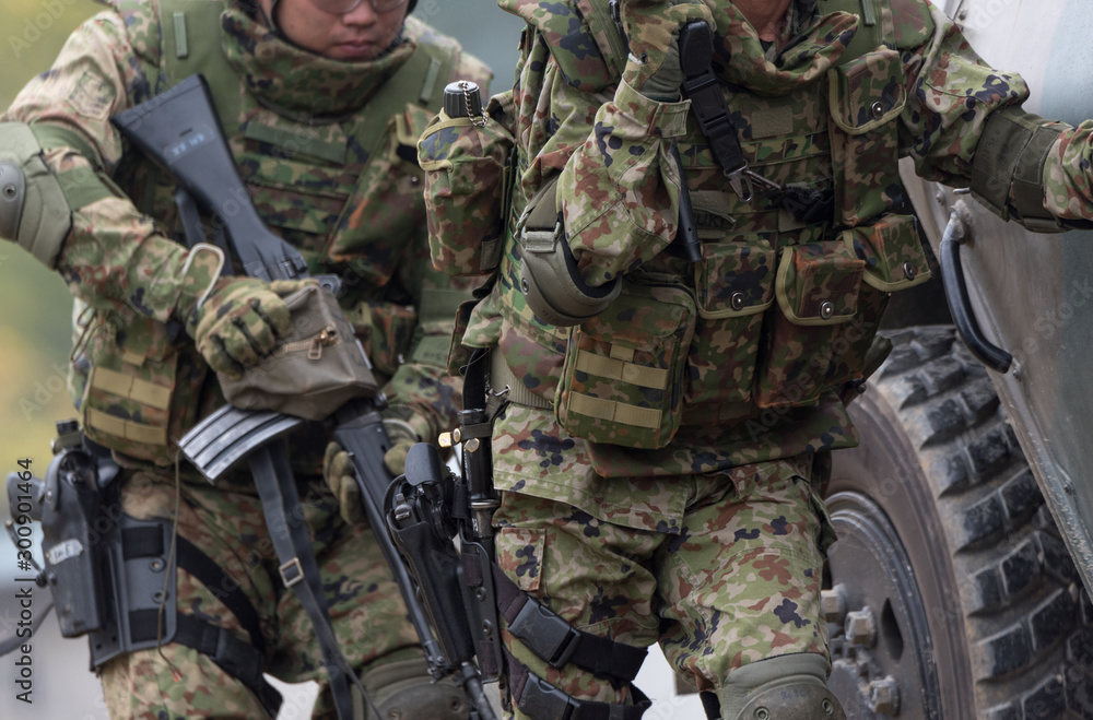 Fototapeta premium 武装した自衛官