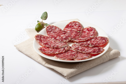 salchichón, embutido ibérico. salami, Iberian sausage.