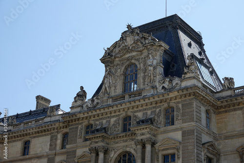 détail du bâtiment du Musée du Louvre