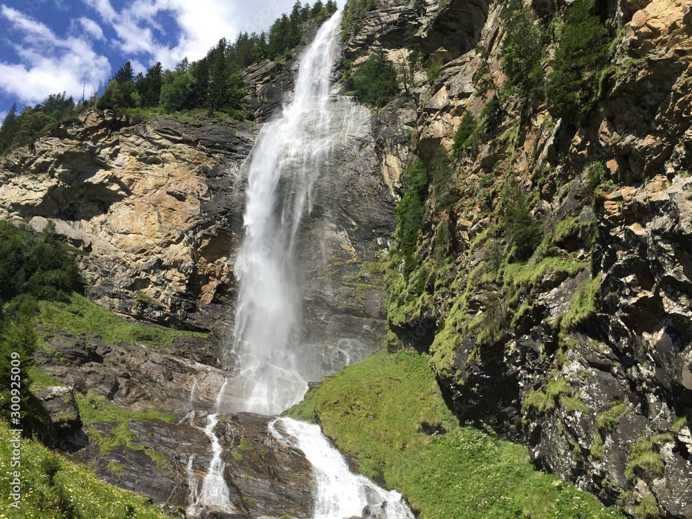 Obraz premium Wasserfall