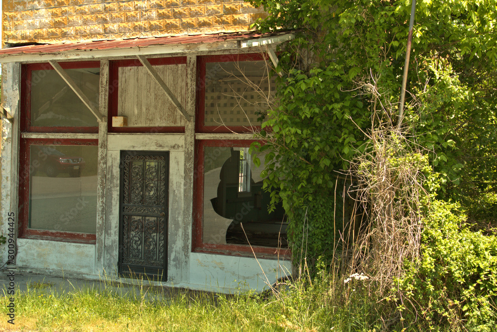 Abandoned country store in a small town located in the Smokey Mountains