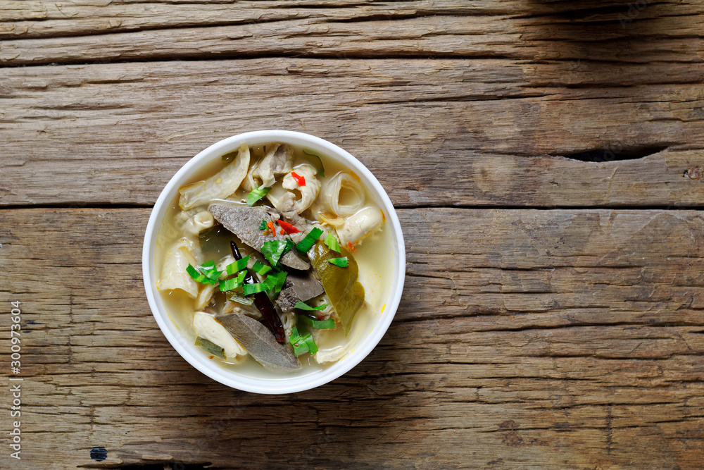 Hot and Spicy Soup with Pork Giblets Hot and Spicy Soup with Pork Giblets