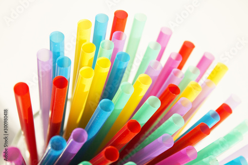 Color drinking straws