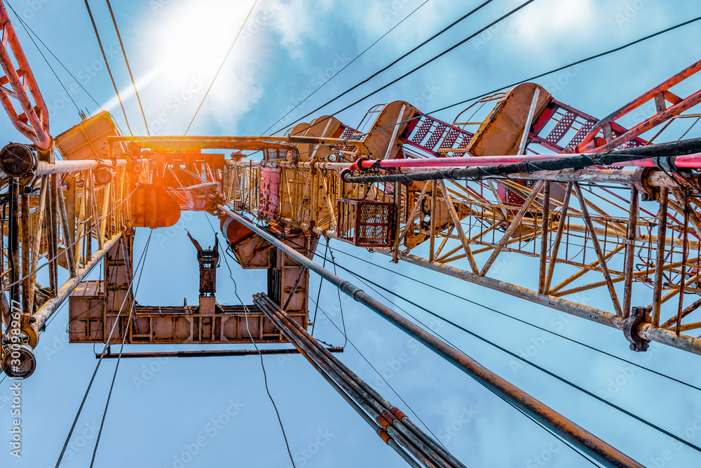 Naklejka premium Oil and Gas Drilling Rig. Oil drilling rig operation on the oil platform in oil and gas industry