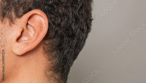 Canvastavla ear macro close-up shot hearing concept