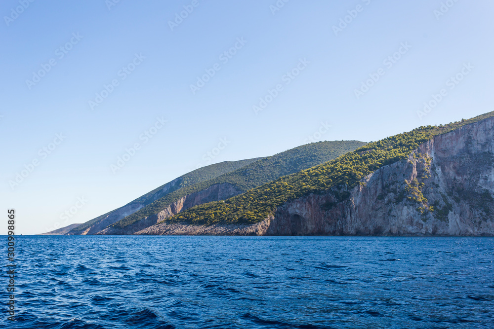 The sloping fox slope goes into the sea, side view